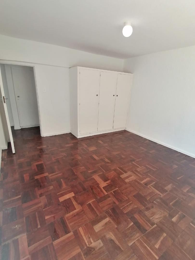 2 Bedroom Property for Sale in Vredehoek Western Cape